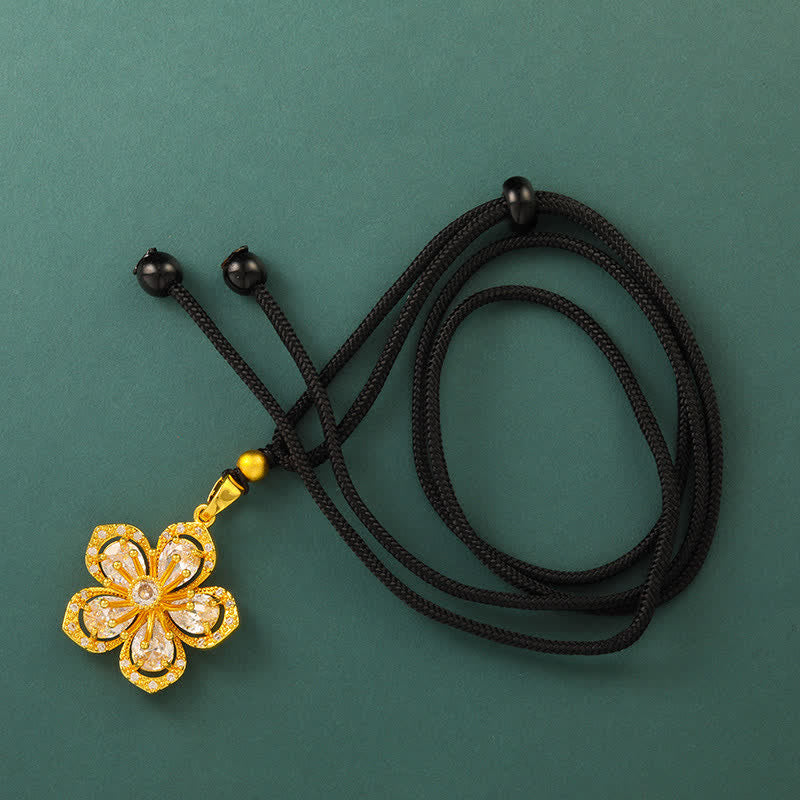 Buddha Stones Collana con ciondolo a forma di fiore di pruno in ottone placcato oro con connessione armonica - Corda nera con perline - image 7