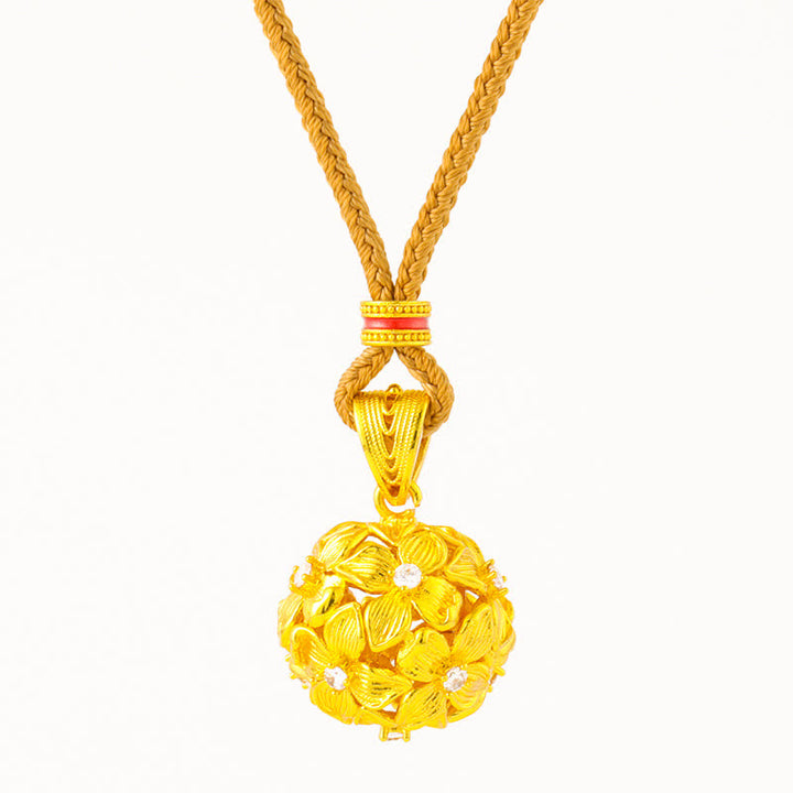 Buddha Stones Collana con pendente a forma di ortensia traforata in ottone placcato oro - image 4