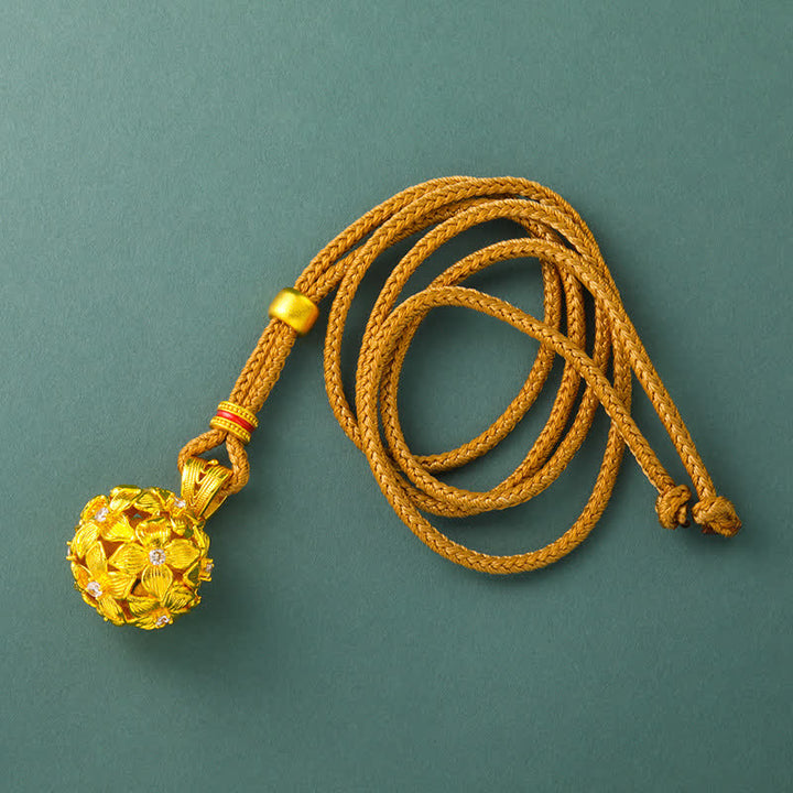 Buddha Stones Collana con pendente a forma di ortensia traforata in ottone placcato oro - image 1