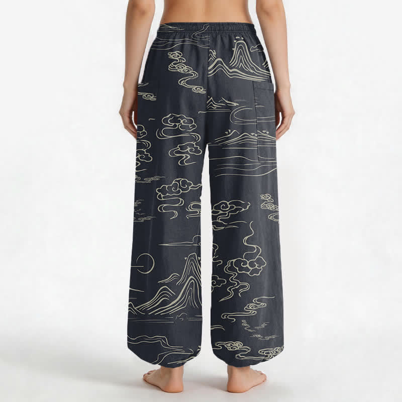 Buddha Stones Pantaloni harem da donna in cotone con motivo montagne e nuvole orientali, vita elasticizzata e tasche laterali. - image 2