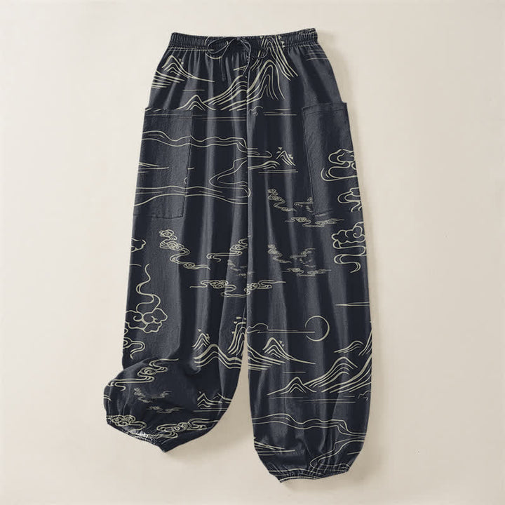 Buddha Stones Pantaloni harem da donna in cotone con motivo montagne e nuvole orientali, vita elasticizzata e tasche laterali. - image 4