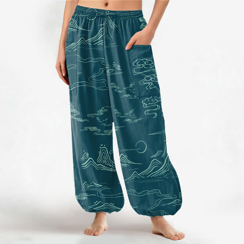 Buddha Stones Pantaloni harem da donna in cotone con motivo montagne e nuvole orientali, vita elasticizzata e tasche laterali. - Verde acqua - US16, UK/AU20, EU48 (3XL) - image 7