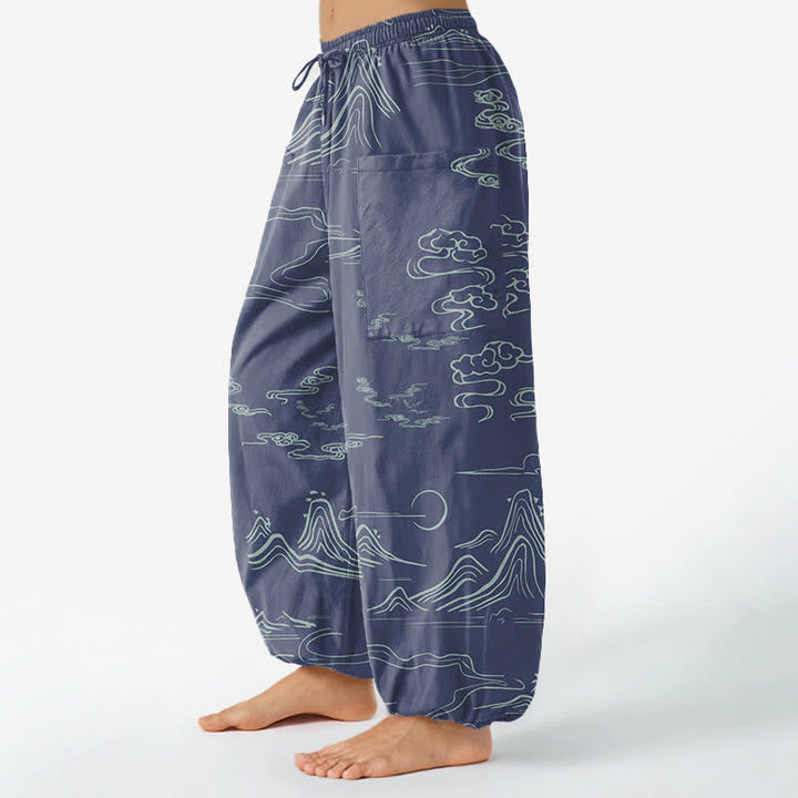 Buddha Stones Pantaloni harem da donna in cotone con motivo montagne e nuvole orientali, vita elasticizzata e tasche laterali. - image 11