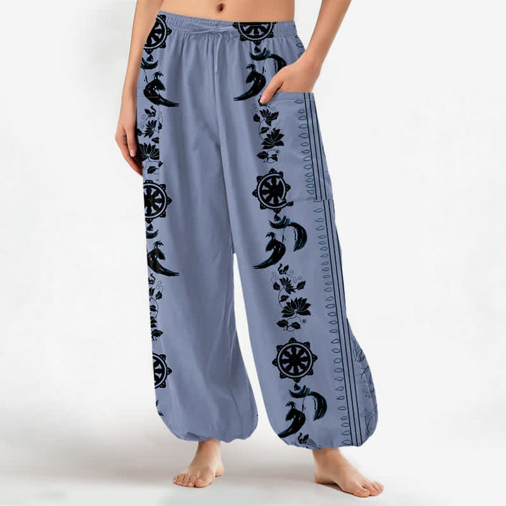 Buddha Stones Pantaloni harem da donna in cotone stile bohémien con motivo a righe Dharma Wheel Lotus OM e vita elasticizzata, con tasche laterali. - Blu acciaio chiaro - US16, UK/AU20, EU48 (3XL) - image 0