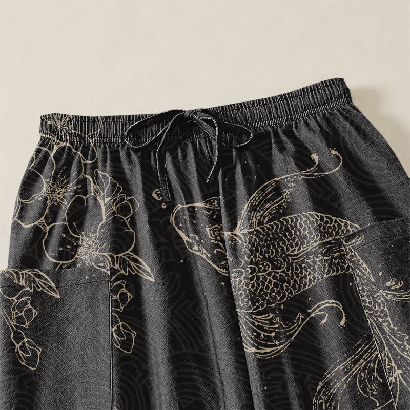 Buddha Stones Pantaloni harem da donna in cotone con elastico in vita e motivo floreale con carpe koi, dotati di tasche laterali. - image 5