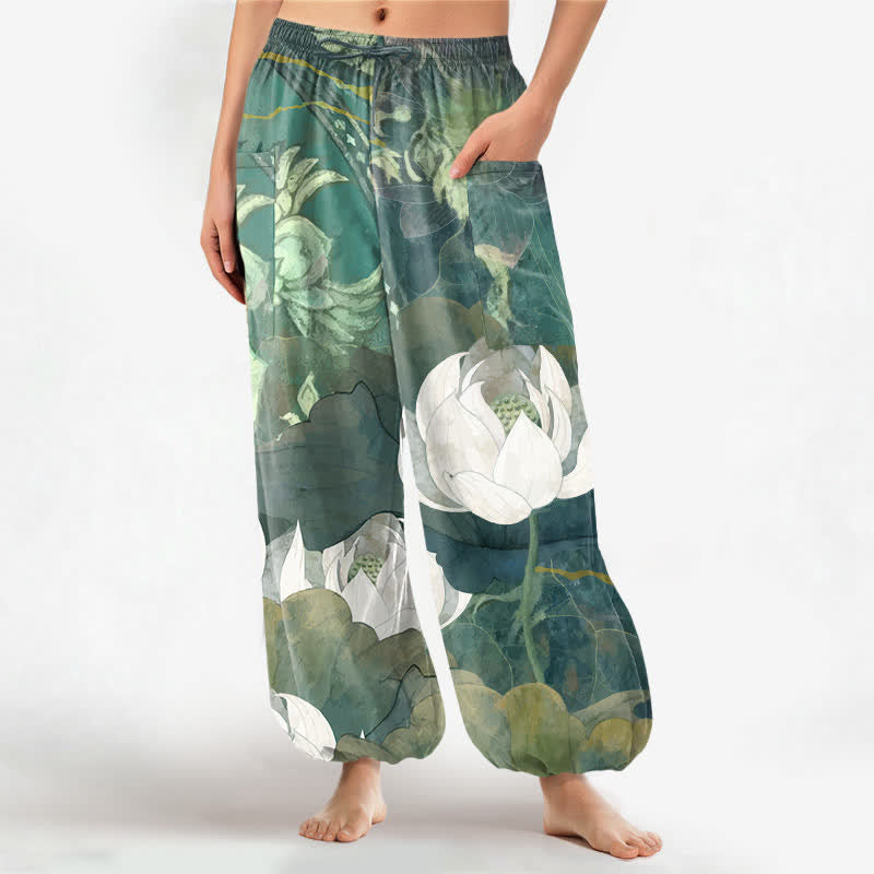 Buddha Stones Pantaloni harem da donna in cotone bianco con motivo a foglie di loto, elastico in vita e tasche laterali. - Verde mare - US16, UK/AU20, EU48 (3XL) - image 0