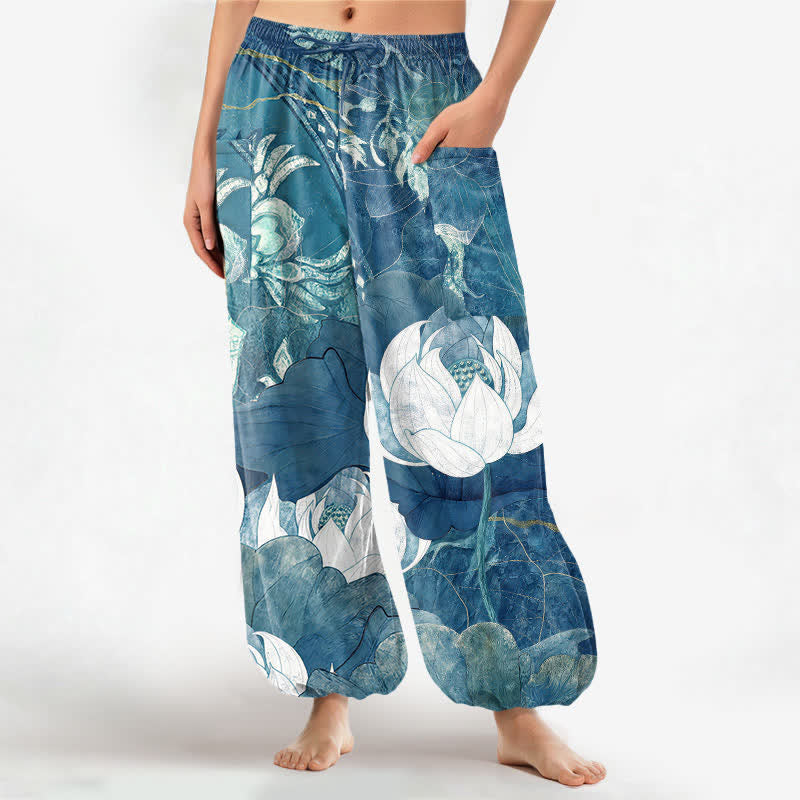 Buddha Stones Pantaloni harem da donna in cotone bianco con motivo a foglie di loto, elastico in vita e tasche laterali. - Azzurro chiaro - US16, UK/AU20, EU48 (3XL) - image 7