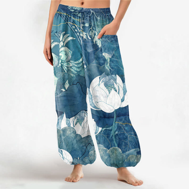 Buddha Stones Pantaloni harem da donna in cotone bianco con motivo a foglie di loto, elastico in vita e tasche laterali. - Azzurro chiaro - US16, UK/AU20, EU48 (3XL) - image 7