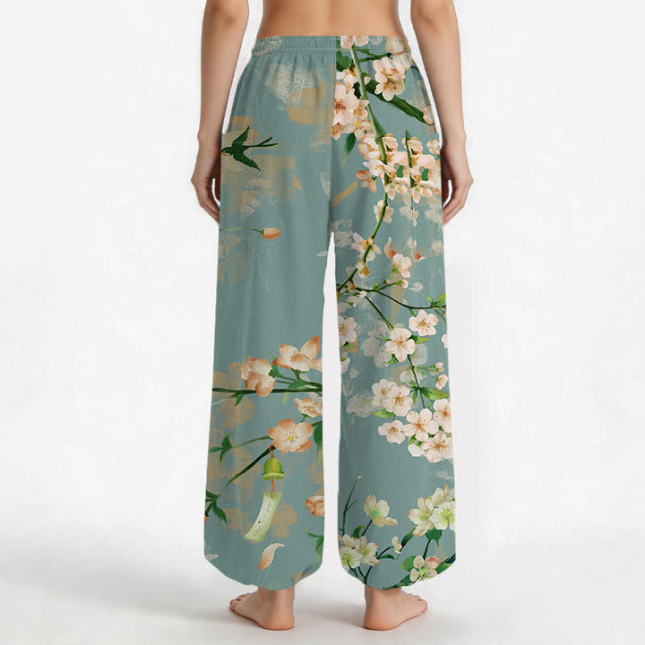 Buddha Stones Pantaloni harem da donna in cotone con elastico in vita e motivo di fiori di pesco e uccelli in volo, con tasche laterali. - image 2