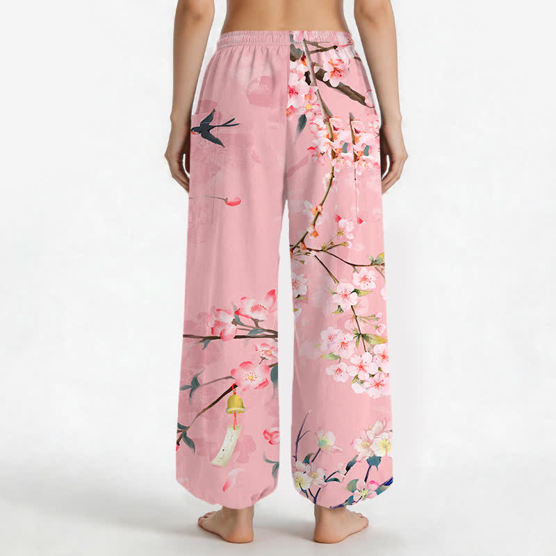 Buddha Stones Pantaloni harem da donna in cotone con elastico in vita e motivo di fiori di pesco e uccelli in volo, con tasche laterali. - image 9
