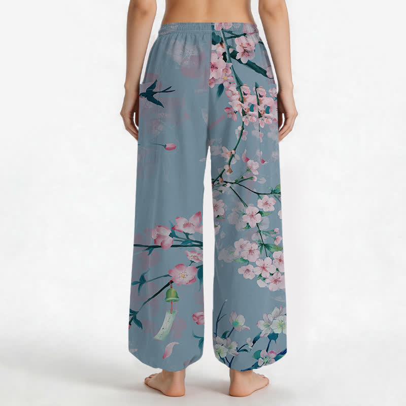 Buddha Stones Pantaloni harem da donna in cotone con elastico in vita e motivo di fiori di pesco e uccelli in volo, con tasche laterali. - image 12