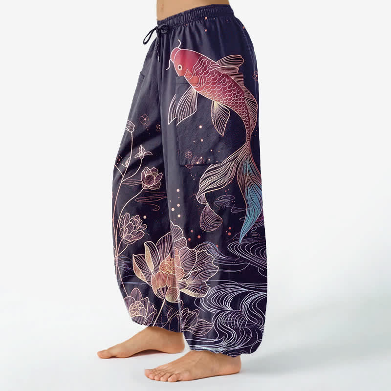 Buddha Stones Pantaloni harem da donna in cotone con elastico in vita e motivo di carpe koi e fiori di loto, con tasche laterali. - image 8