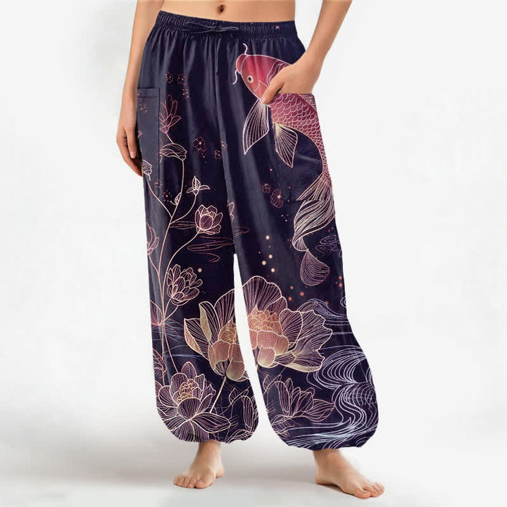 Buddha Stones Pantaloni harem da donna in cotone con elastico in vita e motivo di carpe koi e fiori di loto, con tasche laterali. - Viola - US16, UK/AU20, EU48 (3XL) - image 7
