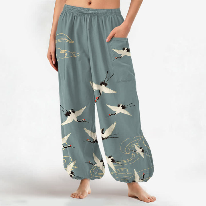 Buddha Stones Pantaloni harem da donna in cotone con elastico in vita e tasche laterali, fantasia orientale bianca con gru e nuvole. - Cadetto Blu - US16, UK/AU20, EU48 (3XL) - image 0