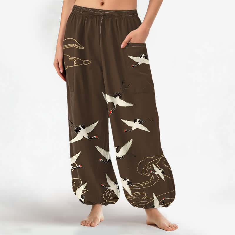 Buddha Stones Pantaloni harem da donna in cotone con elastico in vita e tasche laterali, fantasia orientale bianca con gru e nuvole. - Marrone sella - US16, UK/AU20, EU48 (3XL) - image 7
