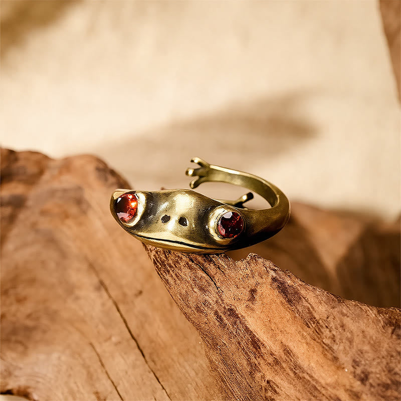 Buddha Stones Anello aperto vintage in ottone Feng Shui a forma di rana, simbolo di ricchezza. - image 1
