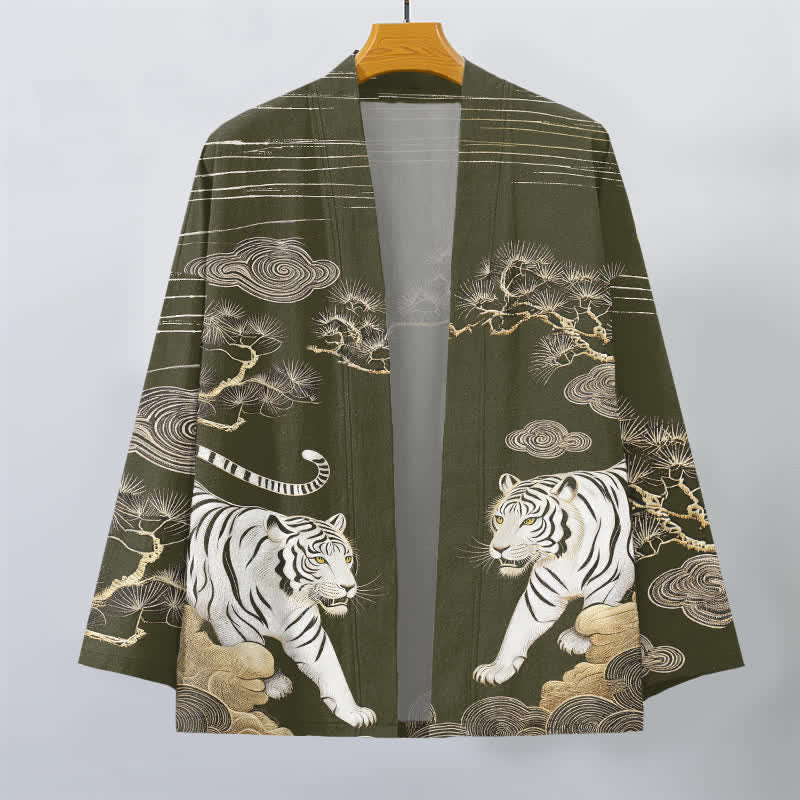 Buddha Stones Kimono da uomo in cotone bianco con motivo a nuvole e pino, aperto sul davanti. - image 1