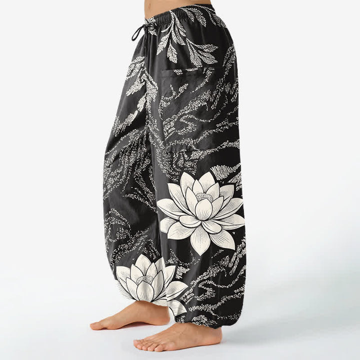 Buddha Stones Pantaloni harem da donna in cotone con motivo botanico di loto e vita elasticizzata, con tasche laterali. - image 8