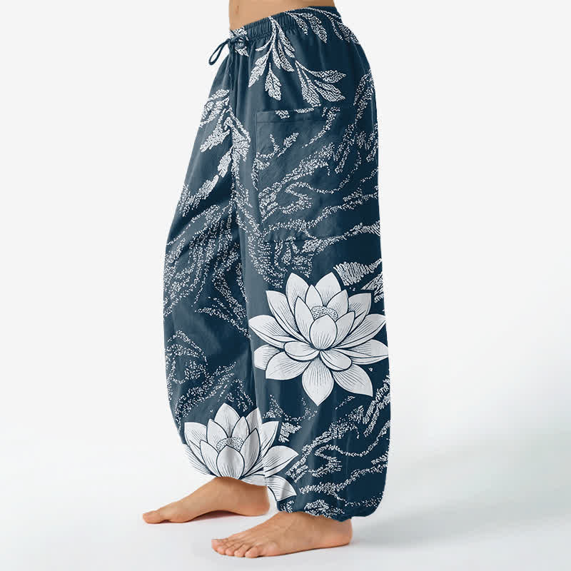 Buddha Stones Pantaloni harem da donna in cotone con motivo botanico di loto e vita elasticizzata, con tasche laterali. - image 11