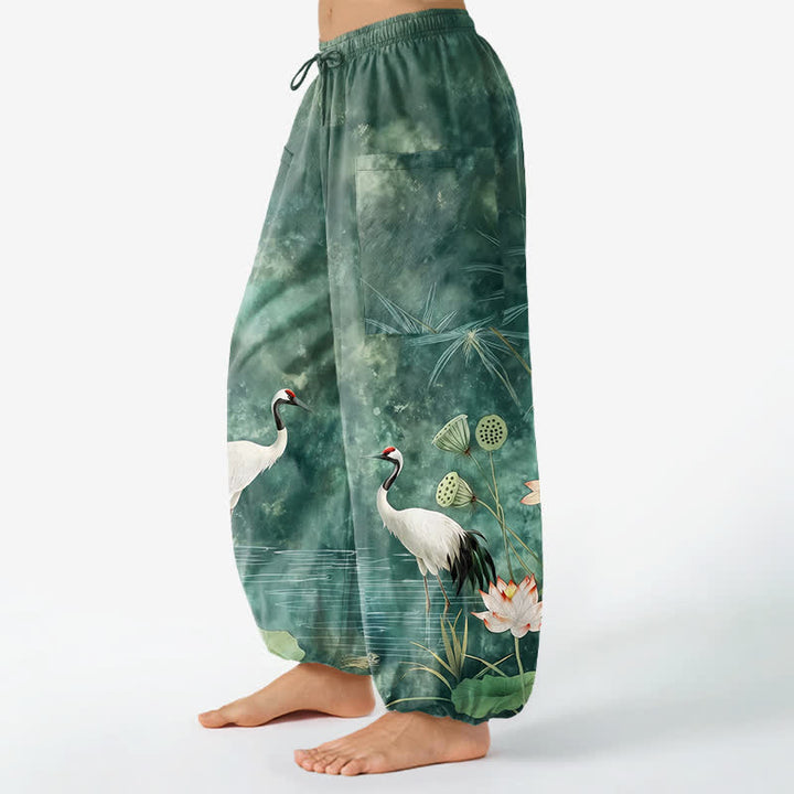 Buddha Stones Pantaloni harem da donna in cotone con motivo a gru e loto orientali, vita elasticizzata e tasche laterali. - image 1
