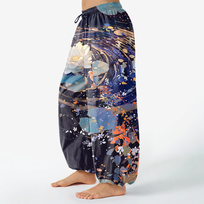 Buddha Stones Pantaloni harem da donna in cotone con elastico in vita e motivo acquerello di loto e carpa koi, con tasche laterali. - image 1