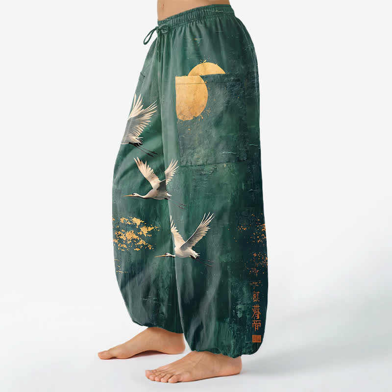 Buddha Stones Pantaloni harem da donna in cotone con motivo orientale di gru e luna, vita elasticizzata e tasche laterali. - image 1