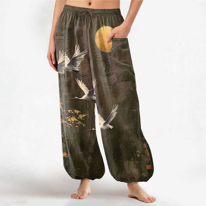 Buddha Stones Pantaloni harem da donna in cotone con motivo orientale di gru e luna, vita elasticizzata e tasche laterali. - Oliva - US16, UK/AU20, EU48 (3XL) - image 10