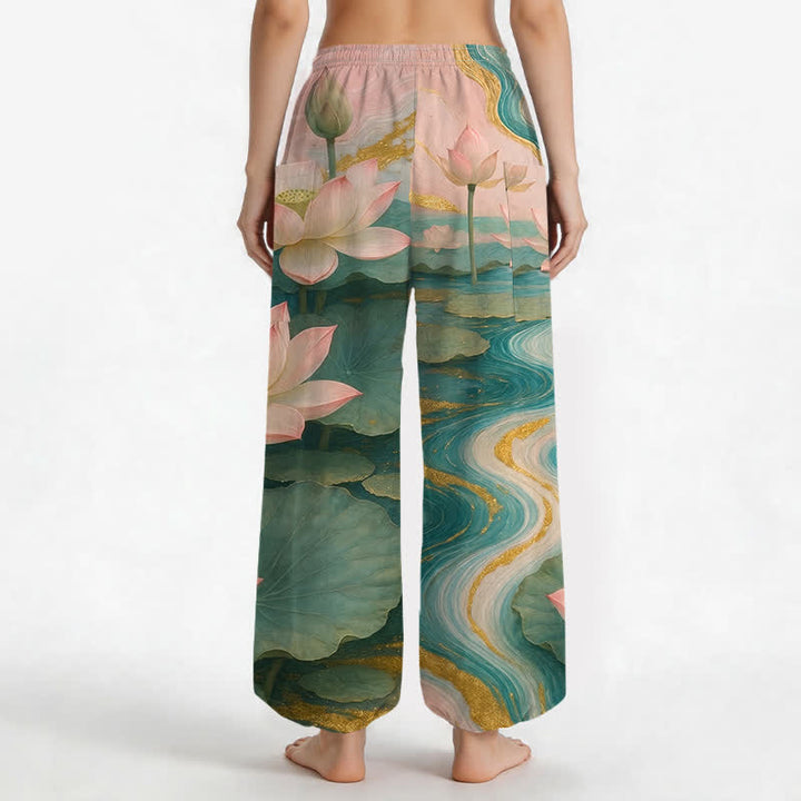 Buddha Stones Pantaloni harem da donna in cotone con stampa effetto loto e lavaggio a inchiostro, con elastico in vita e tasche laterali. - image 2