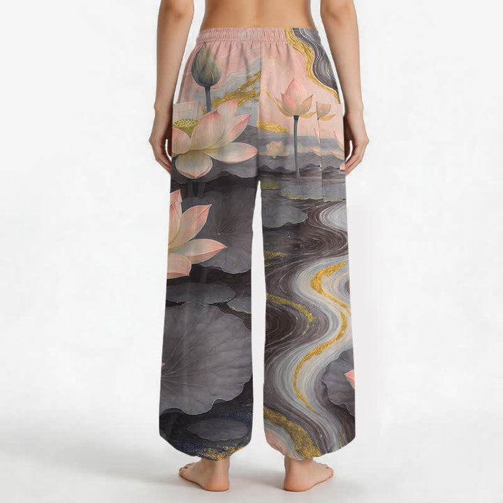 Buddha Stones Pantaloni harem da donna in cotone con stampa effetto loto e lavaggio a inchiostro, con elastico in vita e tasche laterali. - image 9