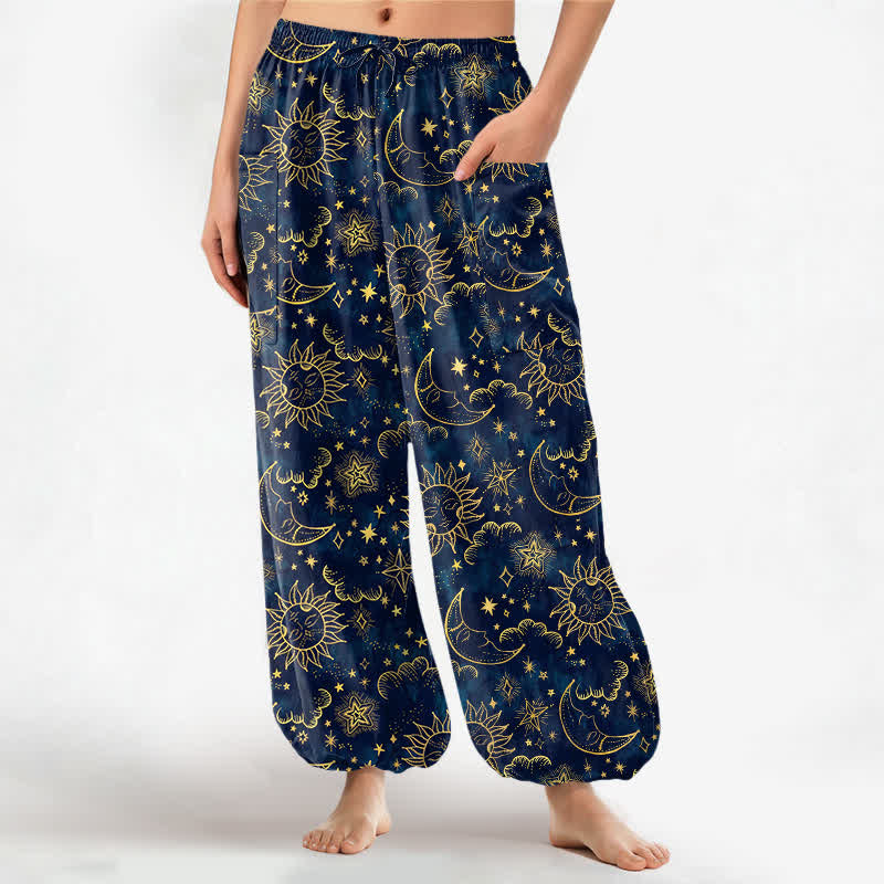 Buddha Stones Pantaloni harem da donna in cotone con elastico in vita e tasche laterali, fantasia celeste sole luna stelle. - Marina - US16, UK/AU20, EU48 (3XL) - image 0