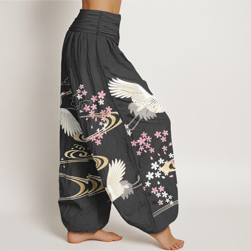 Buddha Stones Pantaloni harem da donna in cotone con motivo a gru e fiori di ciliegio, con elastico in vita. - image 1