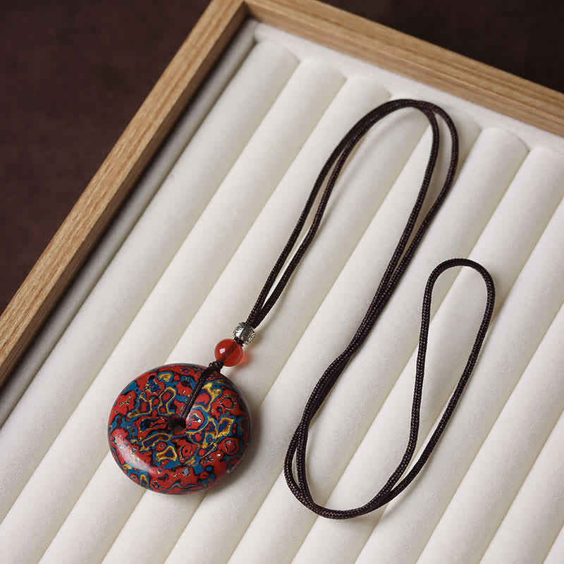 Buddha Stones Collana con ciondolo a forma di fibbia della pace e cordino intrecciato - Schema di colori rosso e blu con motivo casuale - image 10