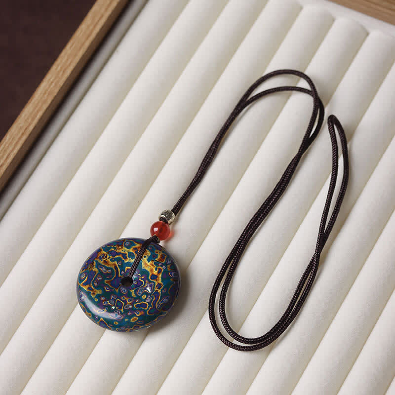 Buddha Stones Collana con ciondolo a forma di fibbia della pace e cordino intrecciato - Schema di colori blu e oro con motivo casuale - image 4