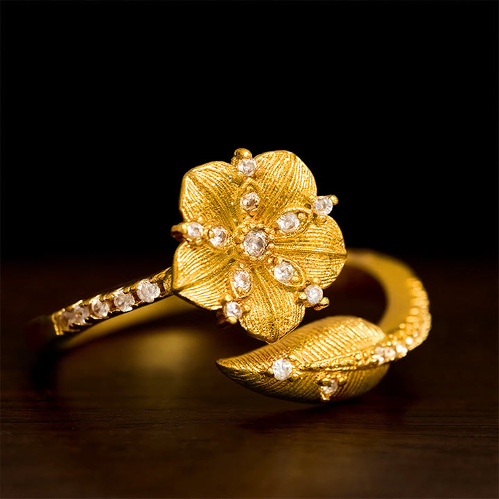 Buddha Stones Anello aperto in lega con fiore di camelia dorata - Circa 15,8-18,4 mm (taglia USA 5-8) - image 0