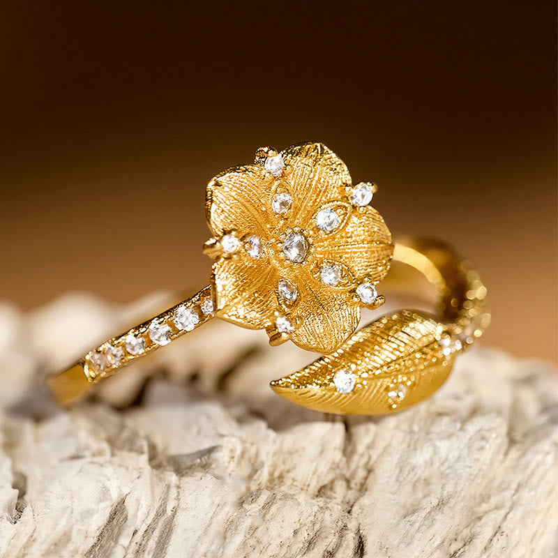 Buddha Stones Anello aperto in lega con fiore di camelia dorata - image 4