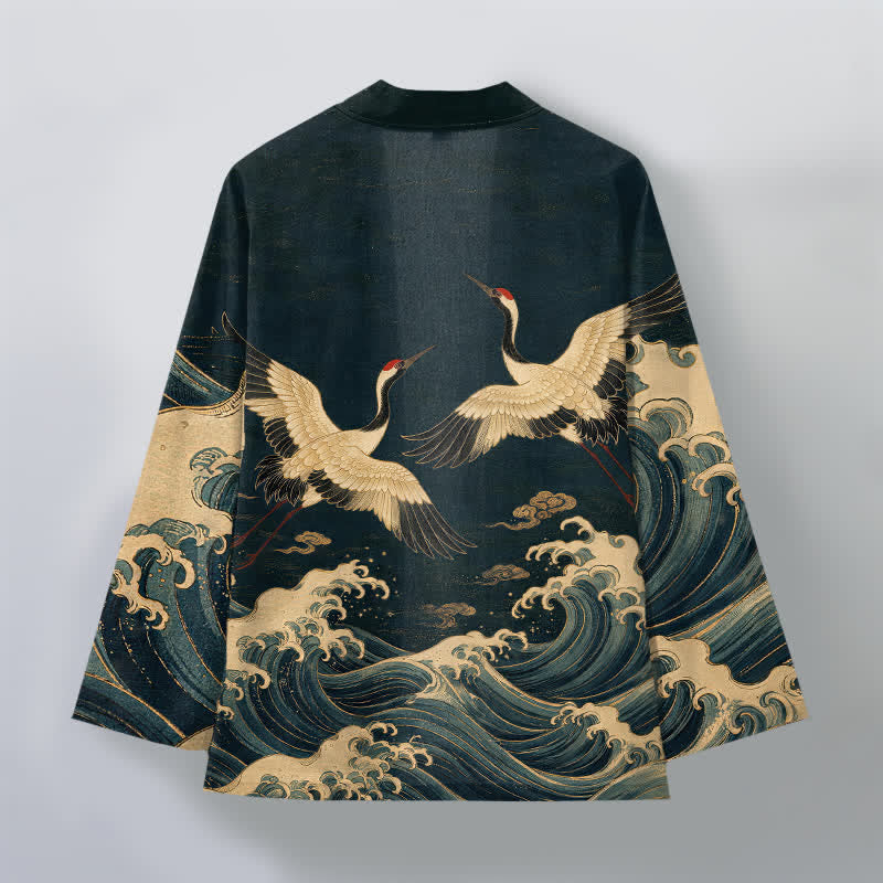 Buddha Stones Kimono da uomo in cotone con motivo a onde dorate e stampa gru, aperto sul davanti. - image 8