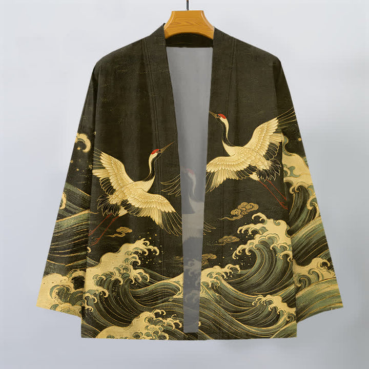 Buddha Stones Kimono da uomo in cotone con motivo a onde dorate e stampa gru, aperto sul davanti. - image 10