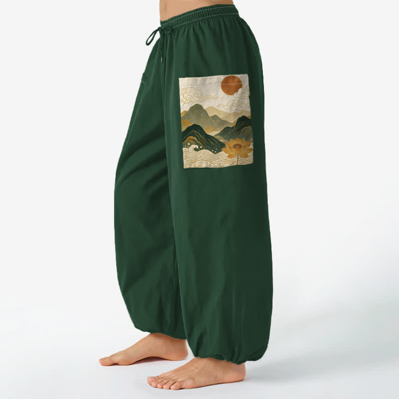 Buddha Stones Pantaloni harem da donna in cotone con motivo a loto di montagna orientale e vita elasticizzata, con tasche laterali. - Verde studentesco - US16, UK/AU20, EU48 (3XL) - image 0