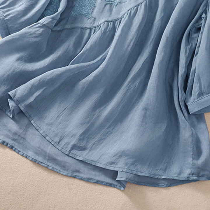 Camicia da donna a maniche corte con scollo rotondo e ricamo floreale "Buddha Stones". - image 4
