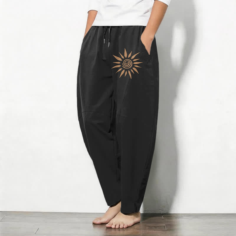 Buddha Stones Pantaloni da uomo affusolati in puro cotone con motivo a spirale e coulisse, con tasche. - image 1