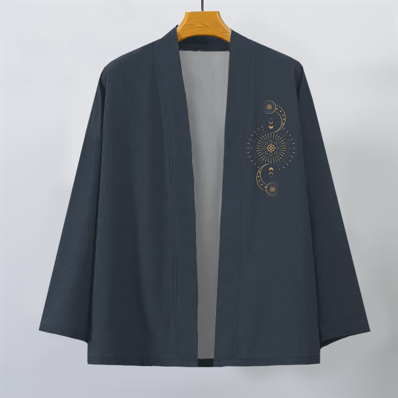 Buddha Stones Kimono da uomo in cotone con apertura frontale e motivo a fasi lunari e sole. - image 1