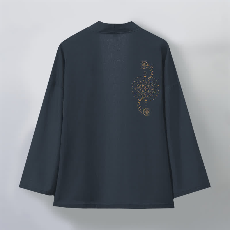 Buddha Stones Kimono da uomo in cotone con apertura frontale e motivo a fasi lunari e sole. - image 2