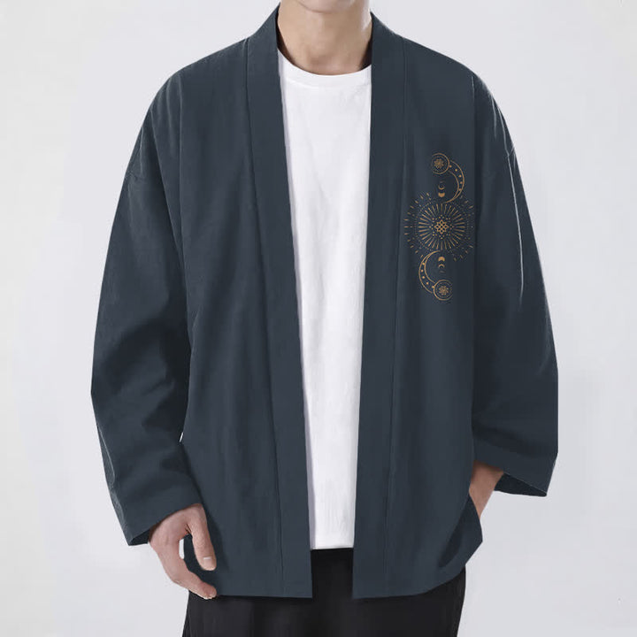 Buddha Stones Kimono da uomo in cotone con apertura frontale e motivo a fasi lunari e sole. - Grigio ardesia scuro - US/UK/AU48, EU58 (4XL) - image 0