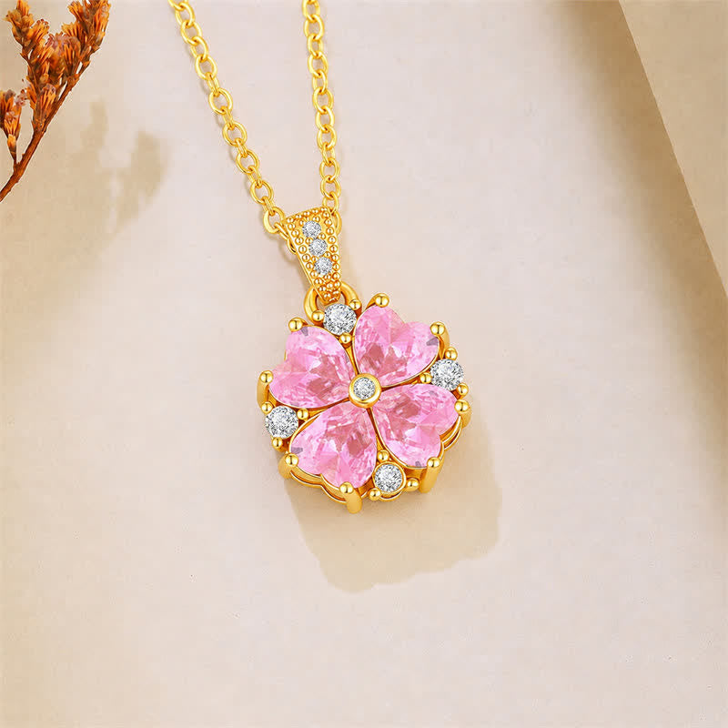 Buddha Stones Collana con ciondolo a forma di quadrifoglio rosa in rame con zirconi intarsiati, simbolo di connessione armonica. - image 1