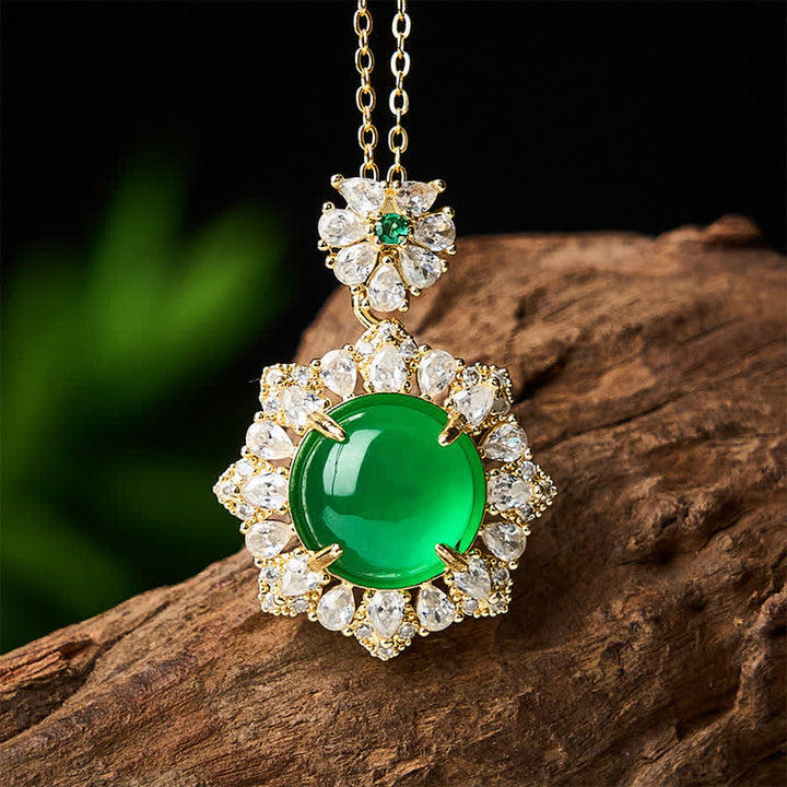 Buddha Stones Collana con pendente rotondo in giada verde e simbolo di abbondanza - image 1