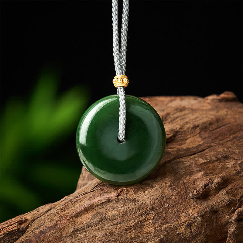 Buddha Stones Collana con ciondolo a corda in giada ciano naturale con fibbia "Pace" e simbolo di abbondanza. - Giada ciano naturale (il colore può variare) - image 0