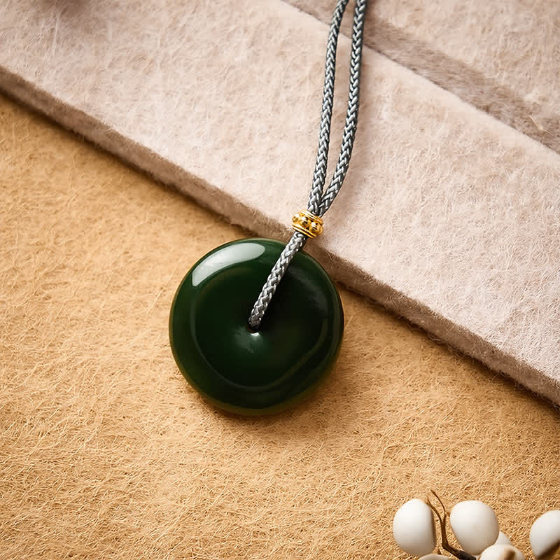 Buddha Stones Collana con ciondolo a corda in giada ciano naturale con fibbia "Pace" e simbolo di abbondanza. - image 1