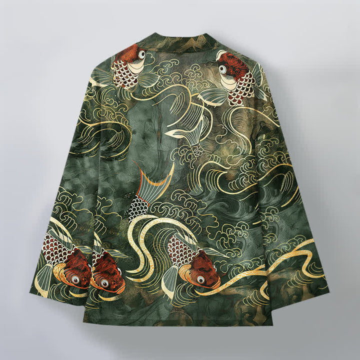 Buddha Stones Kimono da uomo in cotone rosso con motivo a carpe koi e onde dorate, aperto sul davanti. - image 11