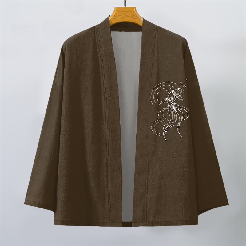 Buddha Stones Kimono da uomo in cotone bianco con motivo a onde e pesci koi, aperto sul davanti. - image 10