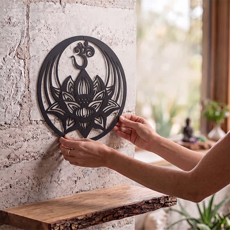 Buddha Stones Decorazione murale rotonda in ferro con simboli significativi del Loto OM dell'Illuminazione - image 1